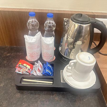 Hotel Amritsar International 2 Min Walk From Amritsar Bus Stand Екстер'єр фото