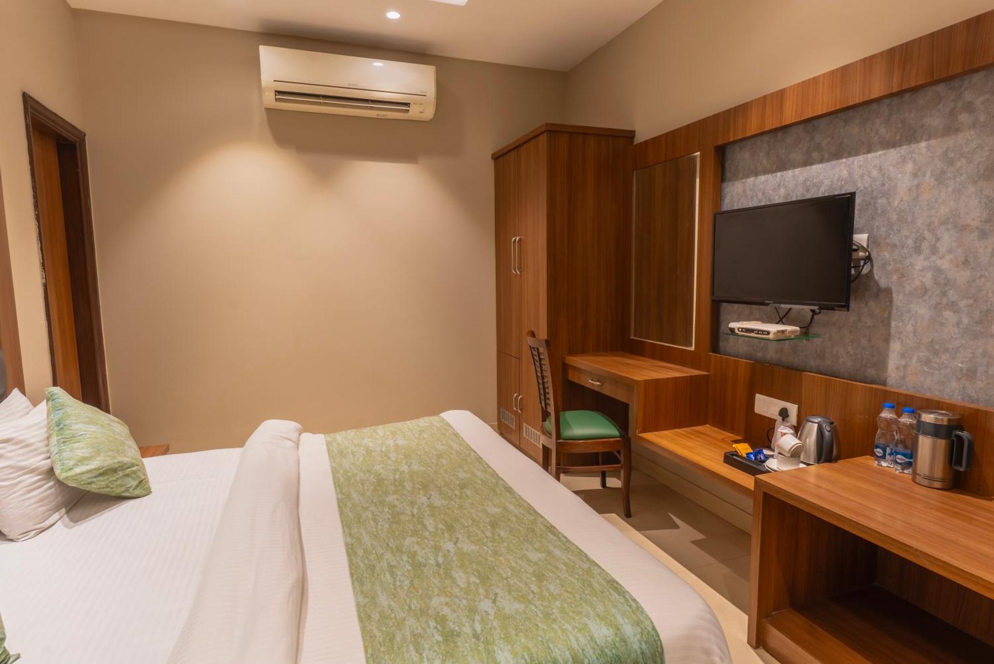 Hotel Amritsar International 2 Min Walk From Amritsar Bus Stand Екстер'єр фото