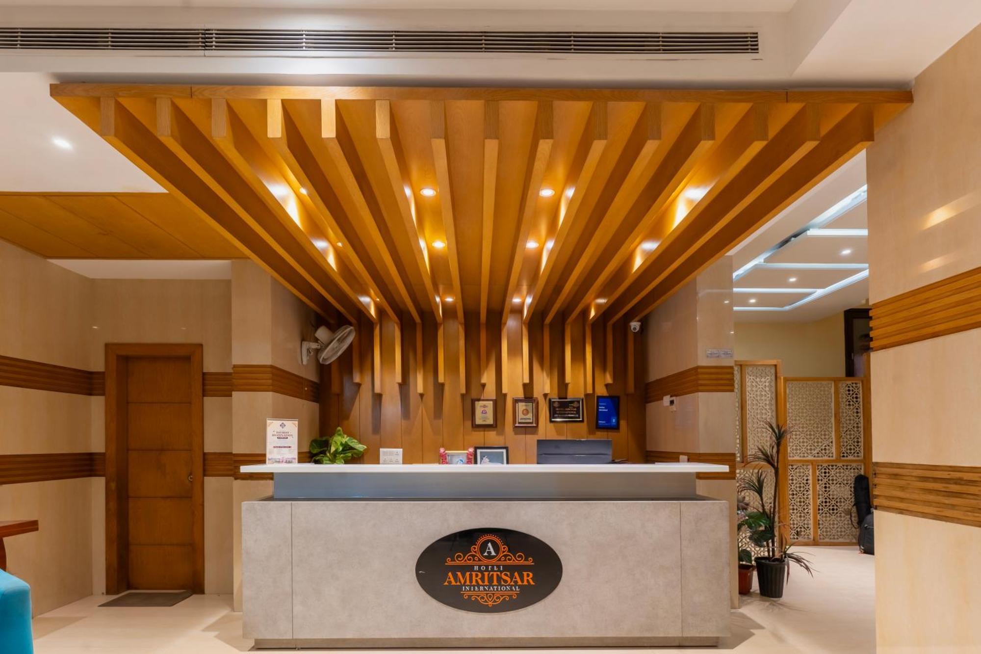 Hotel Amritsar International 2 Min Walk From Amritsar Bus Stand Екстер'єр фото