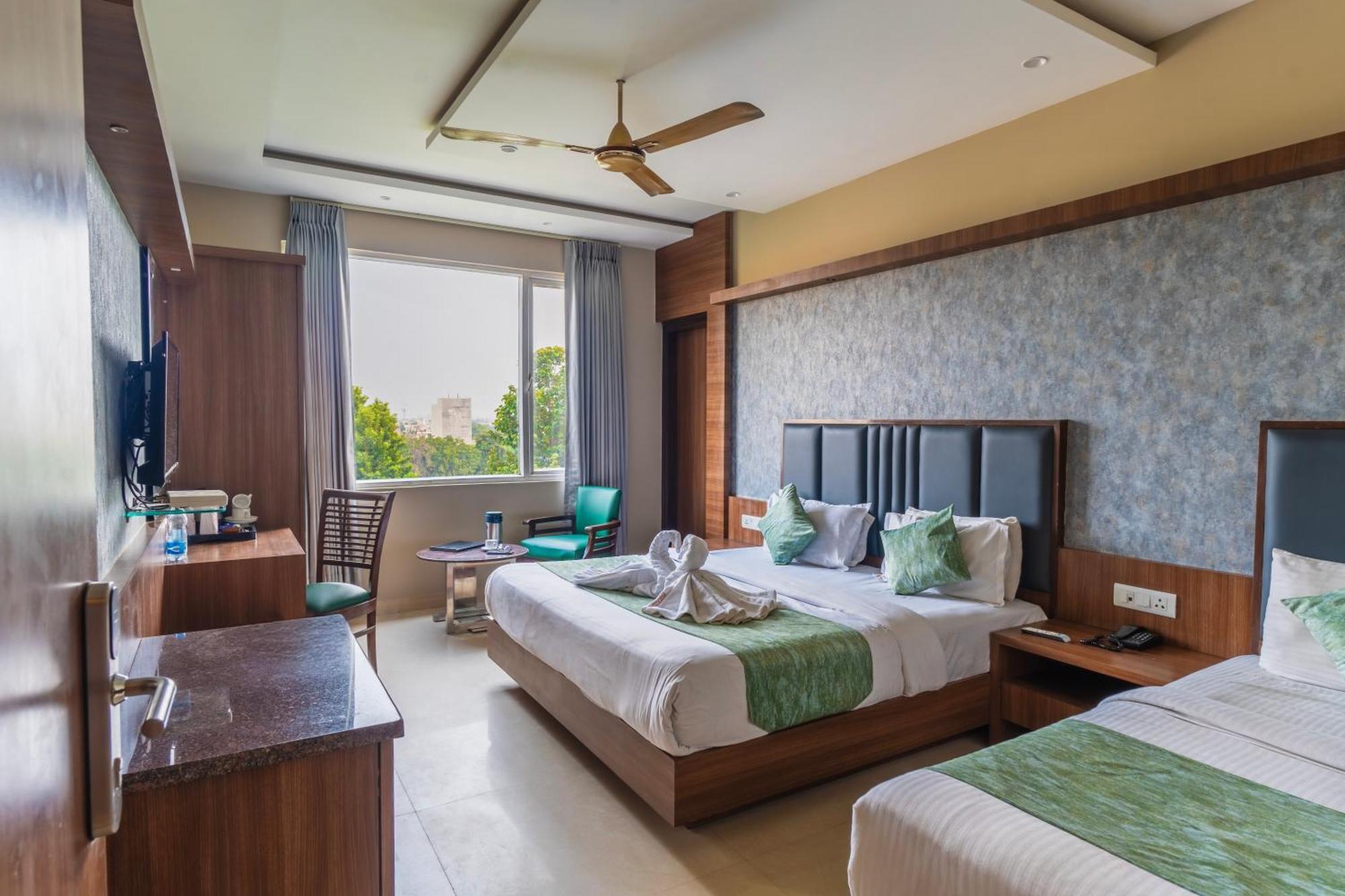 Hotel Amritsar International 2 Min Walk From Amritsar Bus Stand Екстер'єр фото